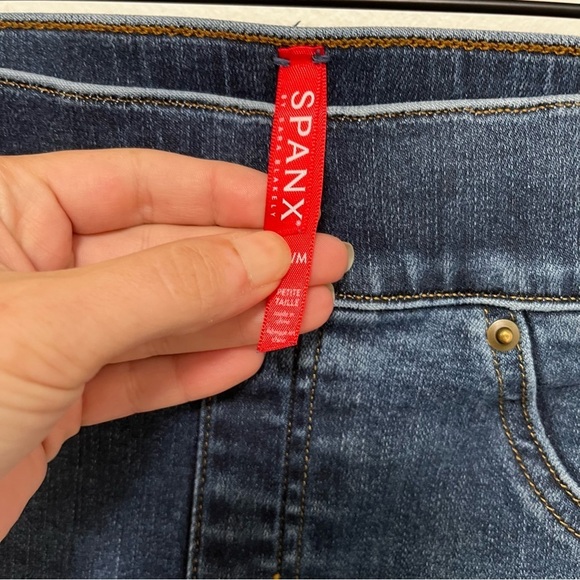 Spanx Distressed Skinny Jeans Blue Raw Hem 20203Q Size 6-8/Medium Petite - Picture 6 of 12